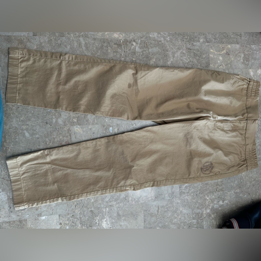 Pants use Burberry color kaki for  boys size 8